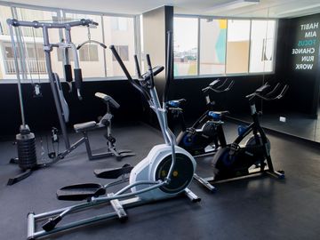 SE VENDE DEPARTAMENTO DUPLEX EN CONDOMINIO DE SURCO, ZONA LOS CASTILLOS 🏬