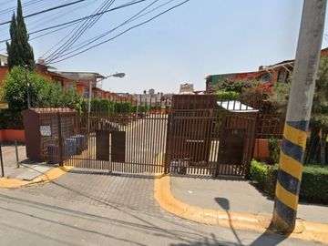 CASA EN VENTA EN PASEO DE LOS AHUEHUETES, VALLE DE TENAYO, TLALNEPANTLA DE BAZ, ESTADO DE MEXICO.