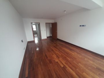 Venta Finos Departamentos de 3 dormitorios San Isidro
