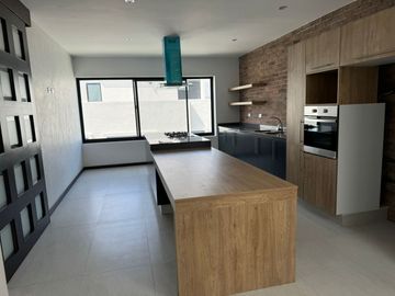 Casa en Venta en La Gran Reserva, Lomas de Angelópolis