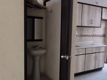 CASA PUEBLA SAN JOSÉ LOS HÉROES Bonita casa amplia en para que vivas feliz en un lugar tranquilo y seguro