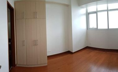 Prime Living Awaits! One Wilson Square beckons – 2 Bedroom with Balcony and Parking. A Rare Gem Nestled across Greenhills Shopping Center. Secure this