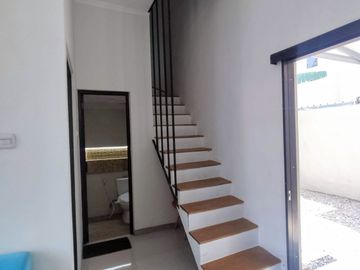 Rumah Baru 2 Lantai Luas 88 di Sulfat Utara Blimbing Malang