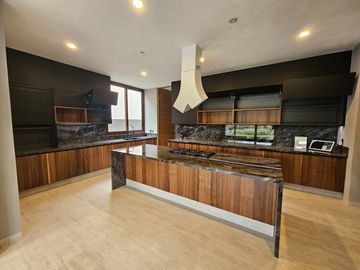 Venta casa en Altozano con acabados premium
