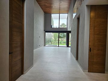 Venta casa en Altozano con acabados premium