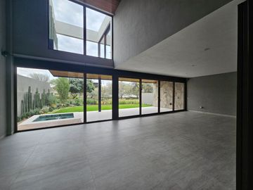 Venta casa en Altozano con acabados premium