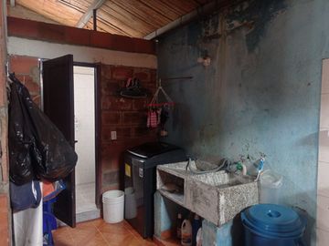 Venta casa Antonio Nariño Cali Valle con renta de 22 parqueaderos