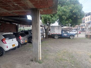 Venta casa Antonio Nariño Cali Valle con renta de 22 parqueaderos