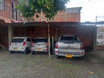 Venta casa Antonio Nariño Cali Valle con renta de 22 parqueaderos