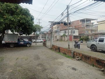Venta casa Antonio Nariño Cali Valle con renta de 22 parqueaderos