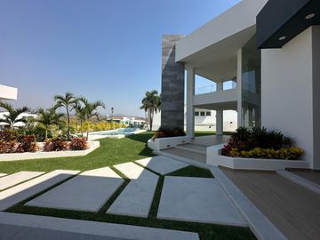 CASA EN VENTA EN FRACCIONAMIENTO LOMAS DE COCOYOC MORELOS