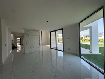 CASA EN VENTA EN FRACCIONAMIENTO LOMAS DE COCOYOC MORELOS