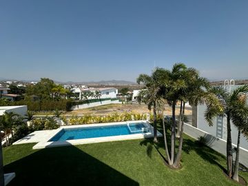 CASA EN VENTA EN FRACCIONAMIENTO LOMAS DE COCOYOC MORELOS