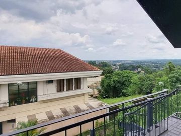Modern Elegant House with big Lot with over looking views in filinvest 2 Batasan QC