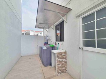 Venta de Linda Casa de OPORTUNIDAD, en Urb.  Ciudad del Valle, Vía a Salitre