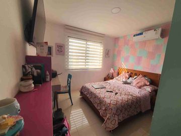 Venta de Linda Casa de OPORTUNIDAD, en Urb.  Ciudad del Valle, Vía a Salitre