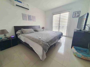 Venta de Linda Casa de OPORTUNIDAD, en Urb.  Ciudad del Valle, Vía a Salitre