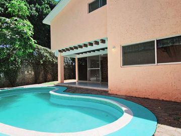 Casa en venta en Condominio horizontal. Cuernavaca, Morelos.