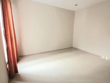 Rumah with spacious rooms di Senayan Bintaro 12252-GB 0811111----