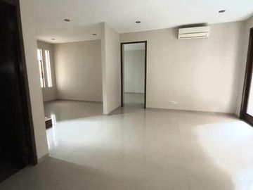 Rumah with spacious rooms di Senayan Bintaro 12252-GB 0811111----