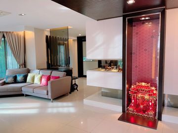 Sale/Rent : : Single house, fully furnished room, fully-furnished Golden Nakara Golden Nakara (On Nut 65 - Rama 9 - Motorway)