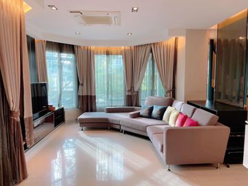 Sale/Rent : : Single house, fully furnished room, fully-furnished Golden Nakara Golden Nakara (On Nut 65 - Rama 9 - Motorway)