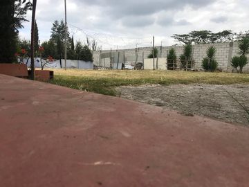 Vendo Quinta de 2500 m2 en Guayllabamba.