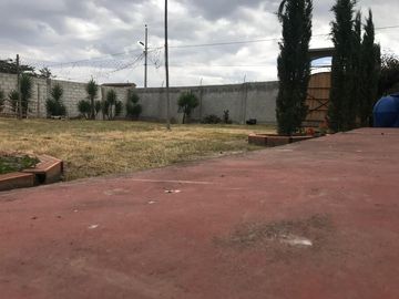 Vendo Quinta de 2500 m2 en Guayllabamba.