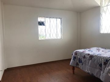 Vendo Quinta de 2500 m2 en Guayllabamba.