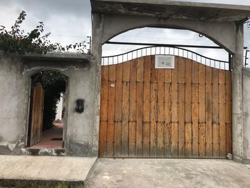 Vendo Quinta de 2500 m2 en Guayllabamba.