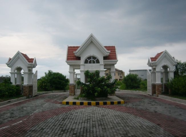 Photo 120 sqm Residential and COmmercial Lots for Sale in Costa Verde Rosario Cavite beside SM Mall