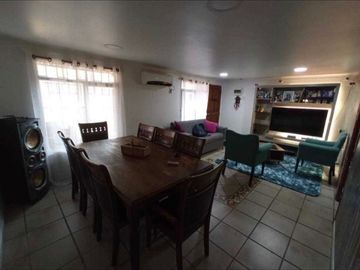 SE VENDE CASA CON DEPTO INTERIOR,  EN LA COMUNA CONCHALI 5D Y 2B