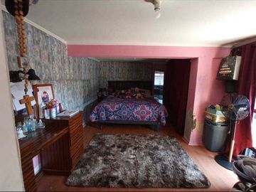 SE VENDE CASA CON DEPTO INTERIOR,  EN LA COMUNA CONCHALI 5D Y 2B