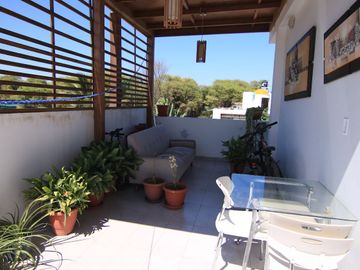 AMPLIA CASA EN VENTA URB. VISTA ALEGRE