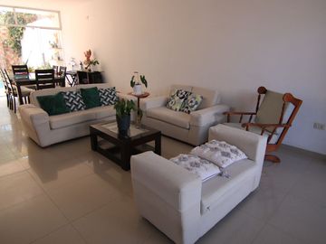 AMPLIA CASA EN VENTA URB. VISTA ALEGRE