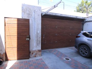 AMPLIA CASA EN VENTA URB. VISTA ALEGRE