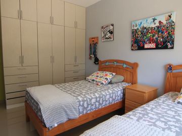 AMPLIA CASA EN VENTA URB. VISTA ALEGRE