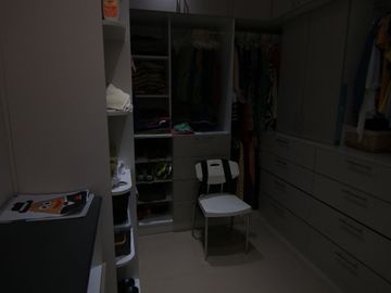 AMPLIA CASA EN VENTA URB. VISTA ALEGRE