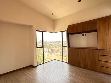 Venta hermosa casa construida a tres niveles Altozano morelia