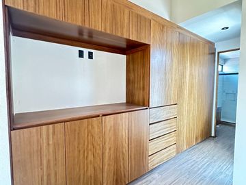 Venta hermosa casa construida a tres niveles Altozano morelia