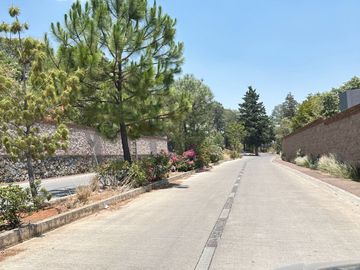 Venta hermosa casa construida a tres niveles Altozano morelia
