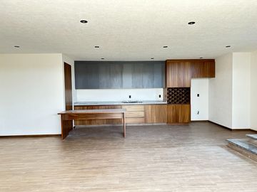 Venta hermosa casa construida a tres niveles Altozano morelia