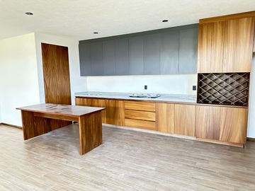 Venta hermosa casa construida a tres niveles Altozano morelia