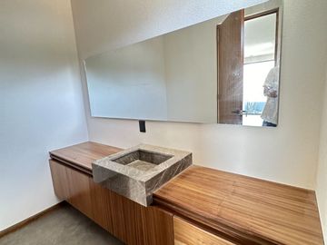 Venta hermosa casa construida a tres niveles Altozano morelia