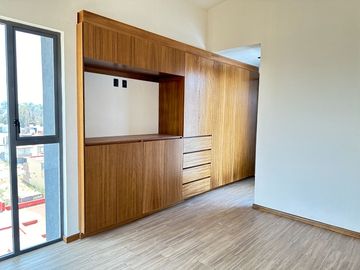 Venta hermosa casa construida a tres niveles Altozano morelia