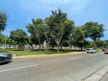 EDIFICIO FRENTE A PARQUE, MIRAFLORES