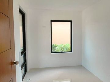 Pre-selling 5-Bedroom Modern Single Detached House and Lot for sale in General Trias Cavite