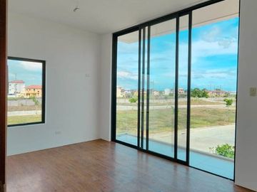 Pre-selling 5-Bedroom Modern Single Detached House and Lot for sale in General Trias Cavite