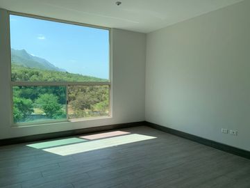 CASA EN VENTA EN LADERAS CARANDAY (EL URO)