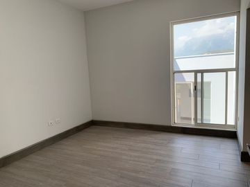 CASA EN VENTA EN LADERAS CARANDAY (EL URO)